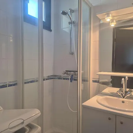Apartment T2 Avec Terrasse Et Parking A 1,3 Km De La - Cap D'agde - Fr-1-249-419 Agde